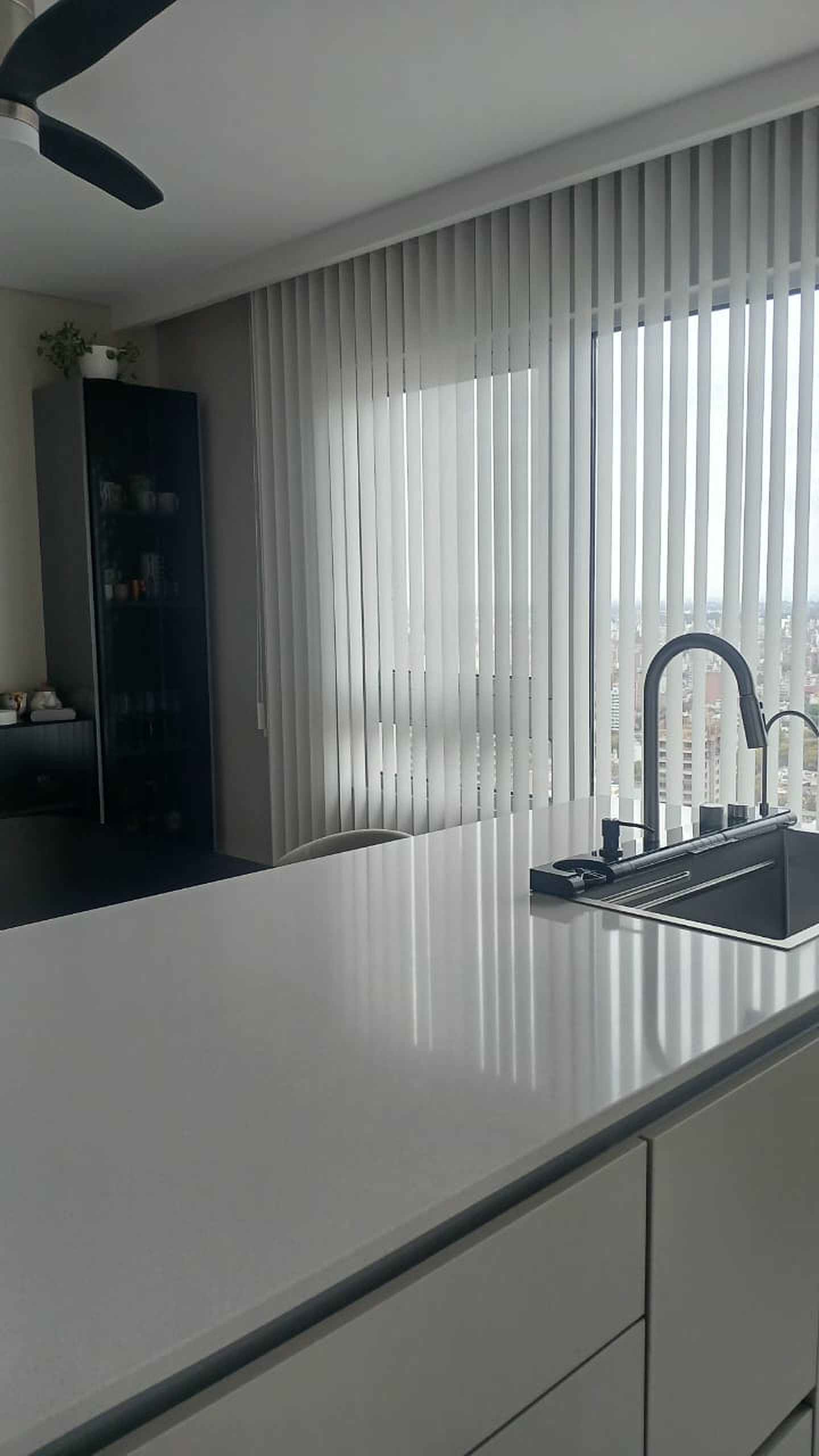 Banda vertical cocina